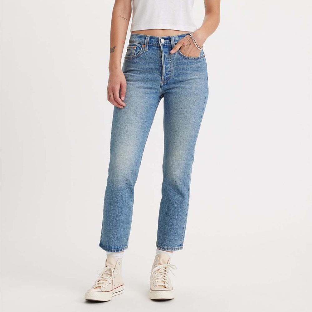 Levi's Women's Light Blue Wedgie Straight Leg Jeans